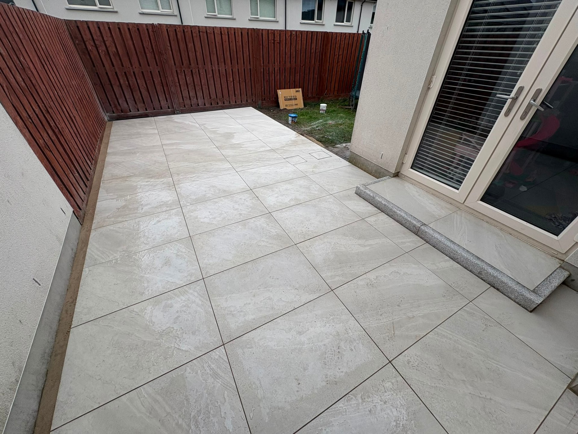 Light porcelain patio paving in Howth, Co. Dublin